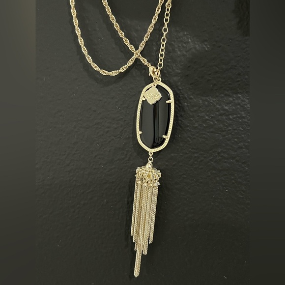 NWT✨KENDRA SCOTT NECKLACE with black pendent🖤 ⭐️GOLD NECKLACE ⭐️ - Picture 6 of 10